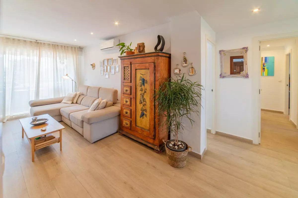 3-bedroom Apartment In Málaga, Spain (107 M²)