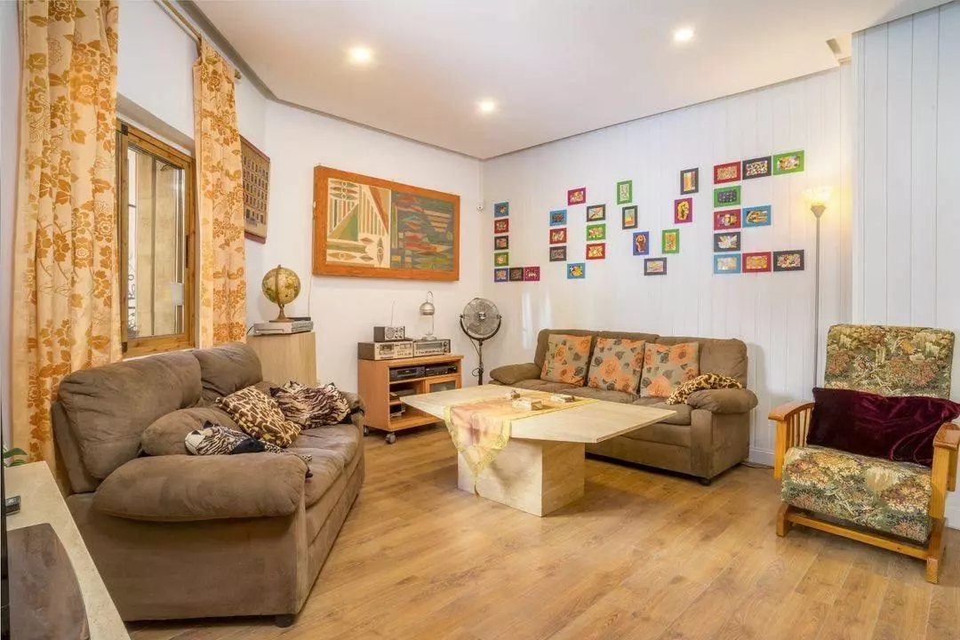 5-bedroom Apartment In Málaga, Spain (195 M²)