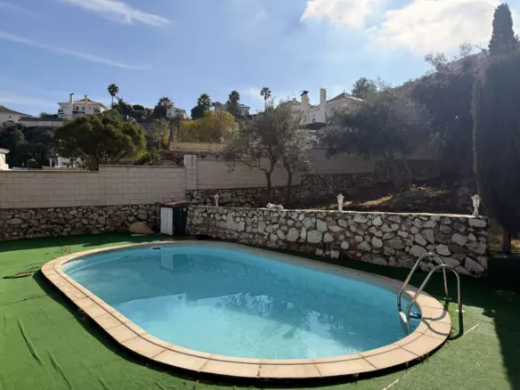 4-bedroom Villa In Alhaurín De La Torre, Spain (147 M²)