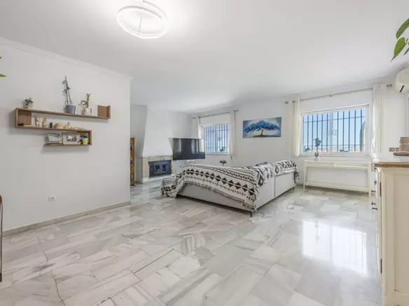 3-bedroom Villa In Fuengirola, Spain (228 M²)