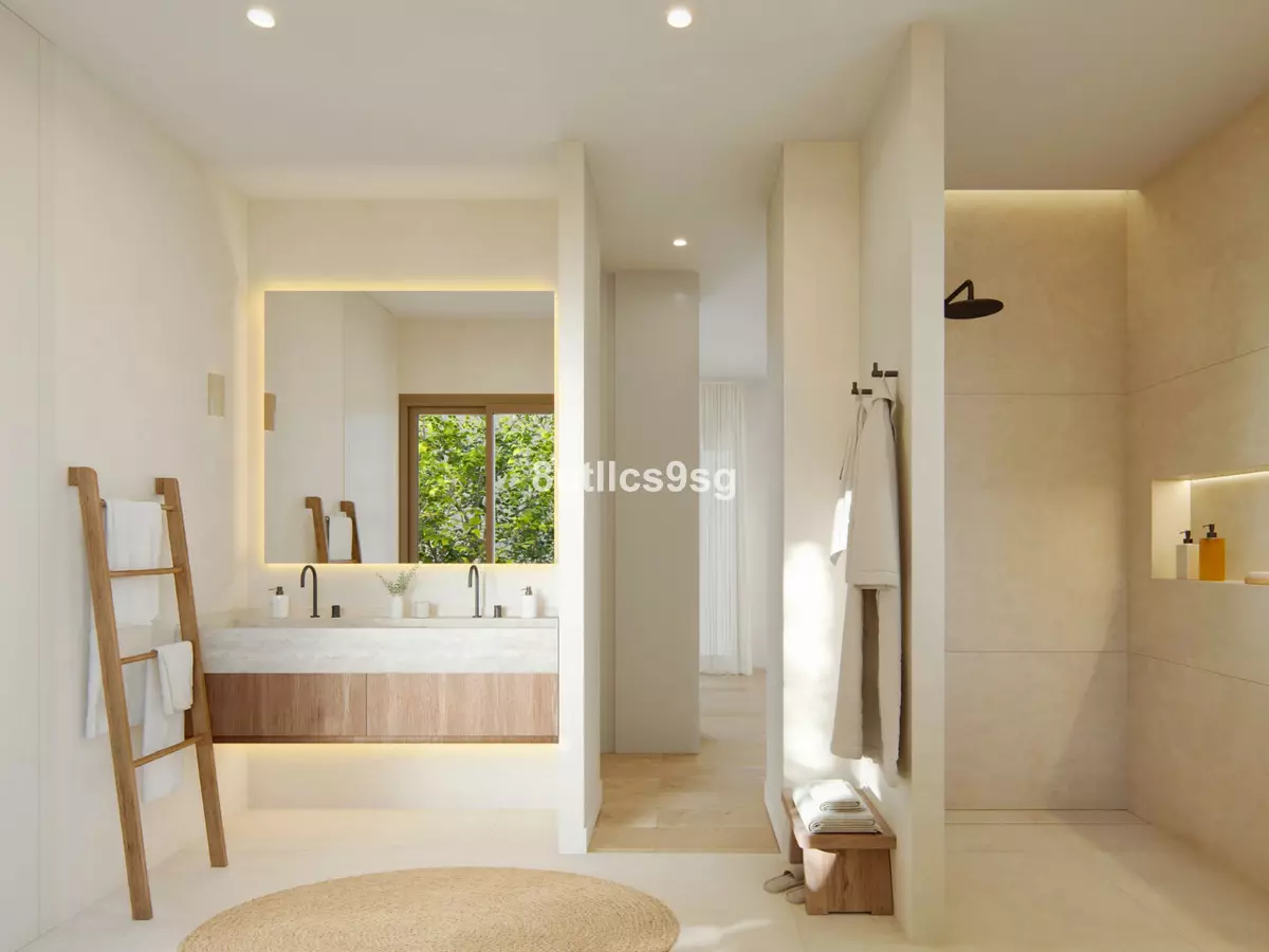 4-bedroom Villa In Istan, Spain (305 M²)
