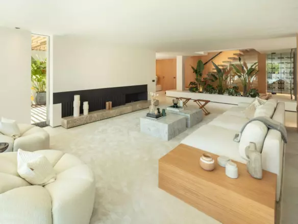 4-bedroom Villa In Marbella, Spain (435 M²)