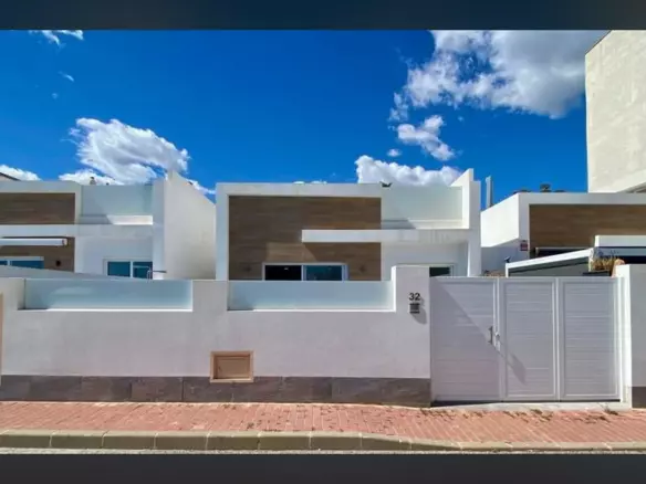3-bedroom Villa In Murcia, Spain (88 M²)