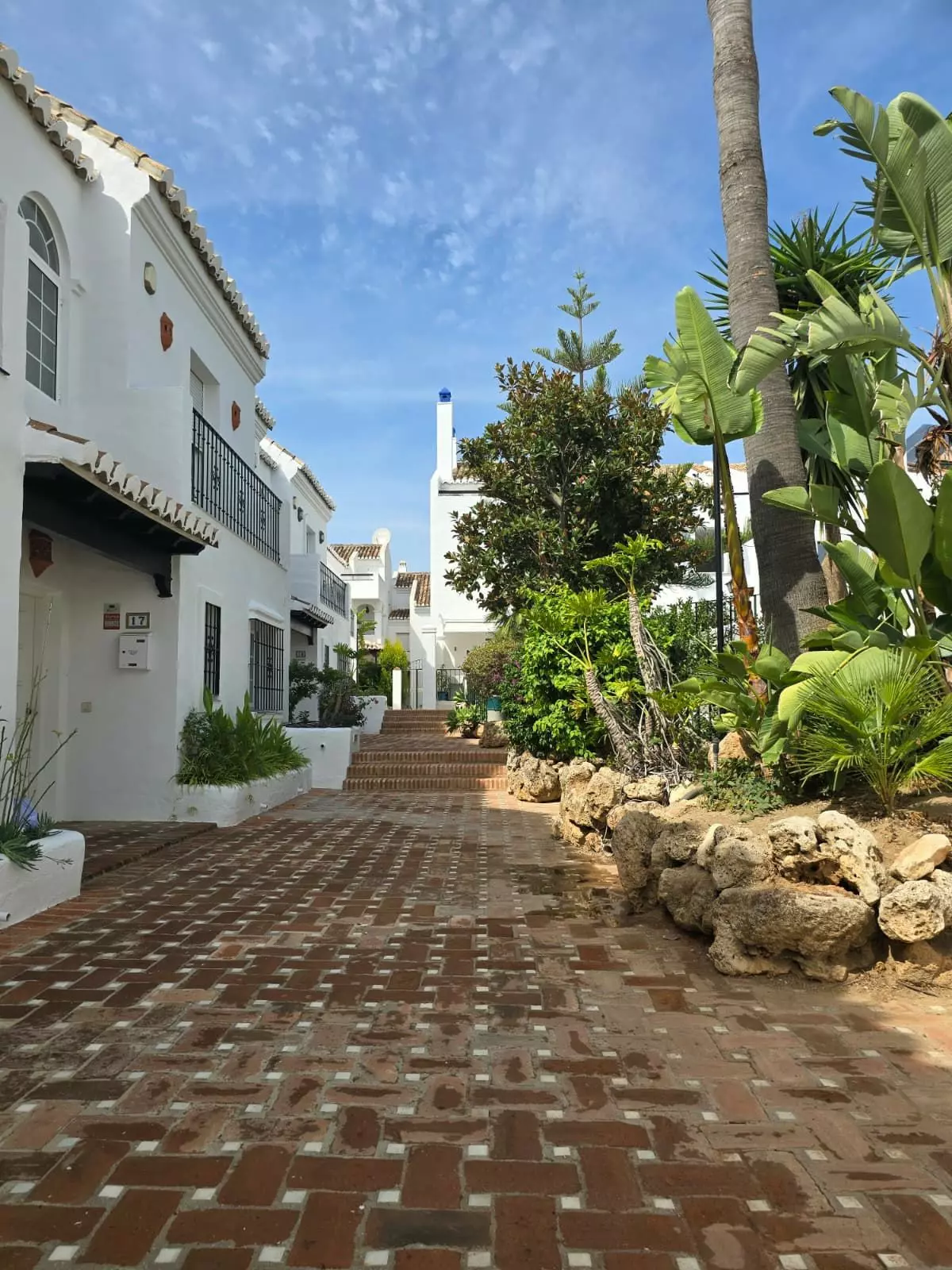 3-bedroom Town House In Marbella, Spain (317 M²)
