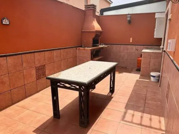 4-bedroom Villa In Estepona, Spain (240 M²)