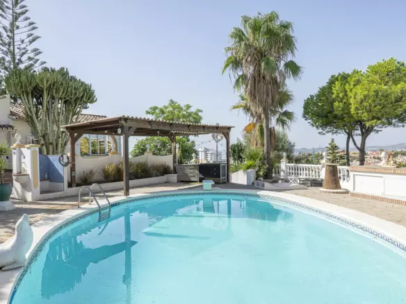 3-bedroom Villa In Fuengirola, Spain (228 M²)