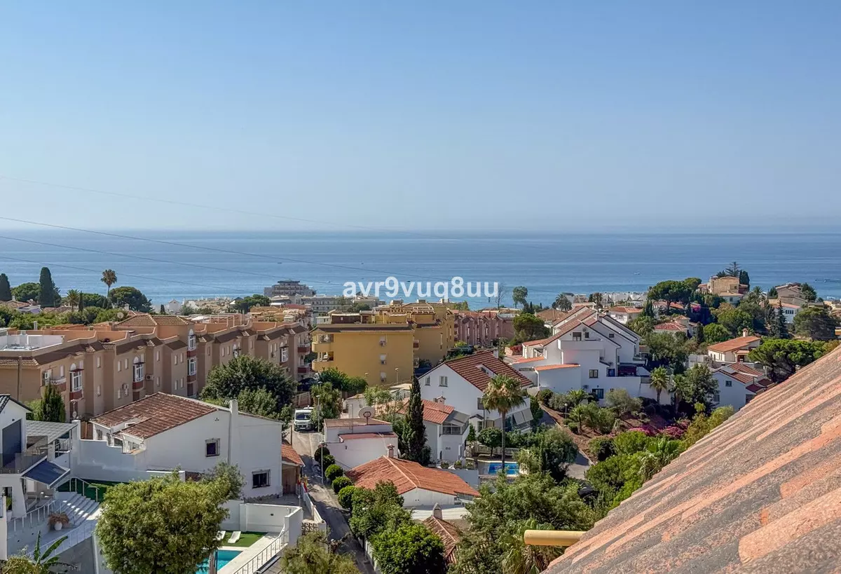 2-bedroom Apartment In Fuengirola, Spain (85 M²)