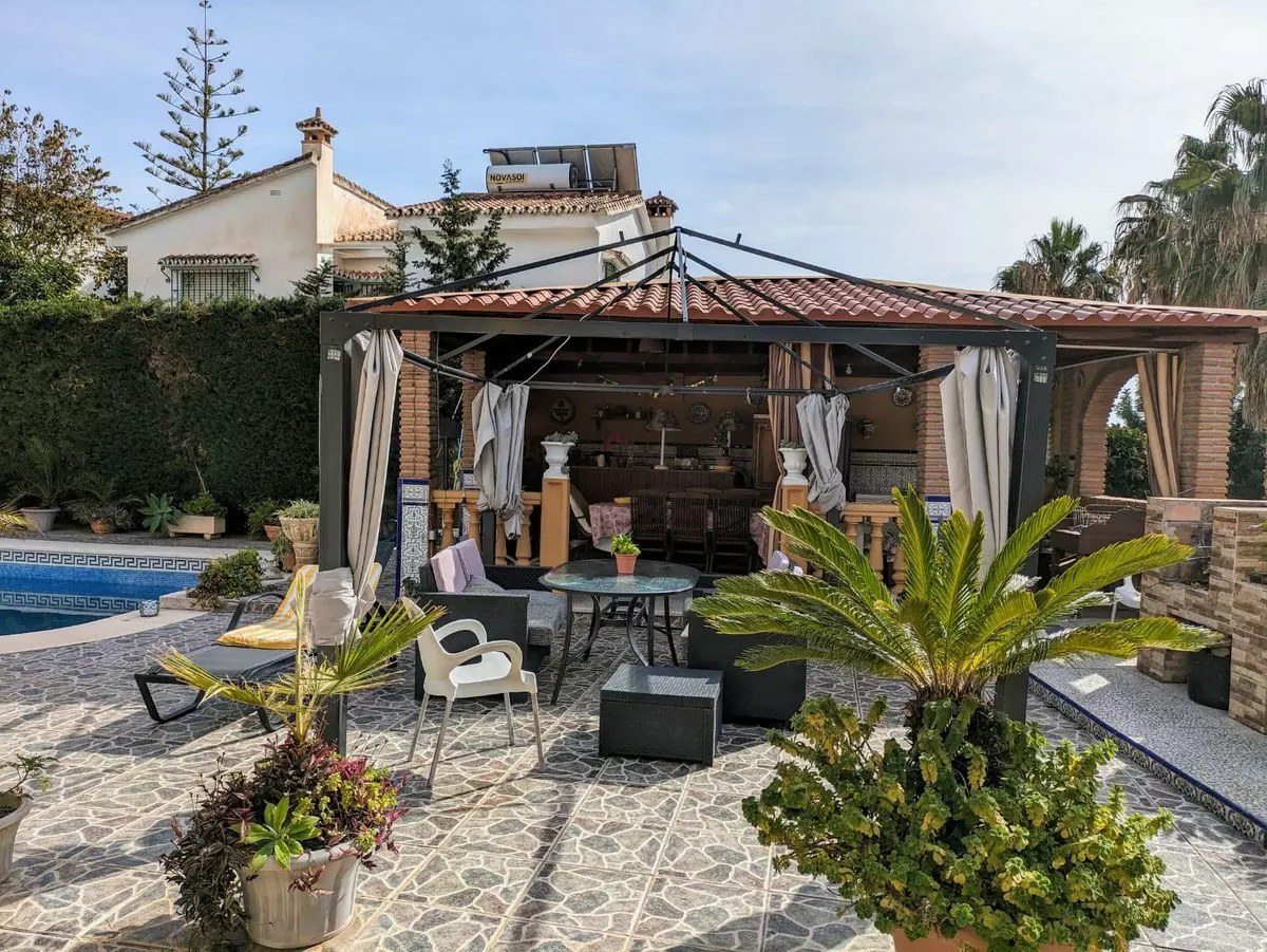 5-bedroom Villa In Benalmádena, Spain (237 M²)