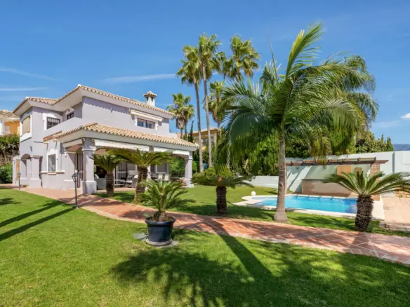 3-bedroom Villa In Estepona, Spain (210 M²)