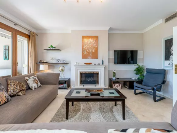 3-bedroom Town House In Estepona, Spain (186 M²)