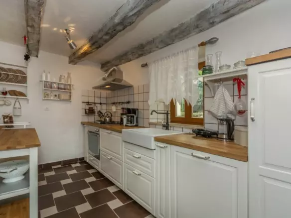 3-bedroom Detached House In Poljane, Croatia (223 M²)