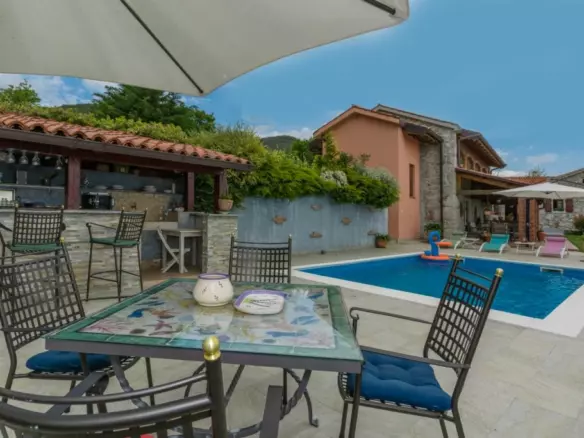3-bedroom Detached House In Poljane, Croatia (223 M²)