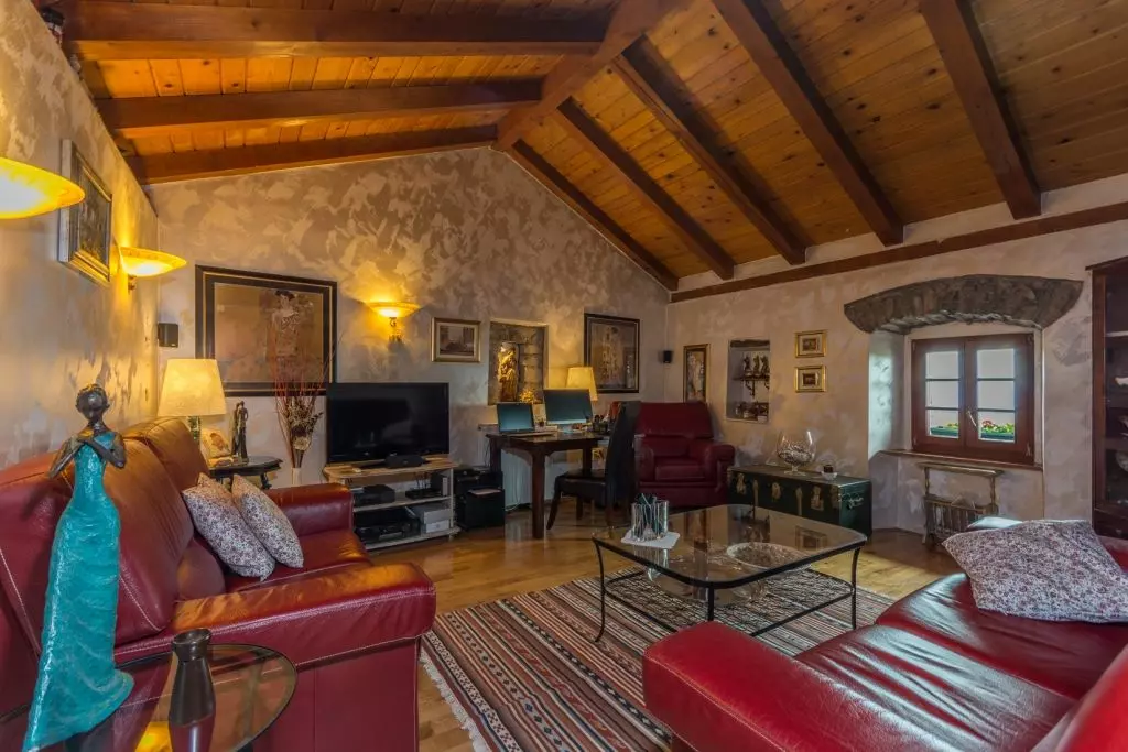 3-bedroom Detached House In Poljane, Croatia (223 M²)
