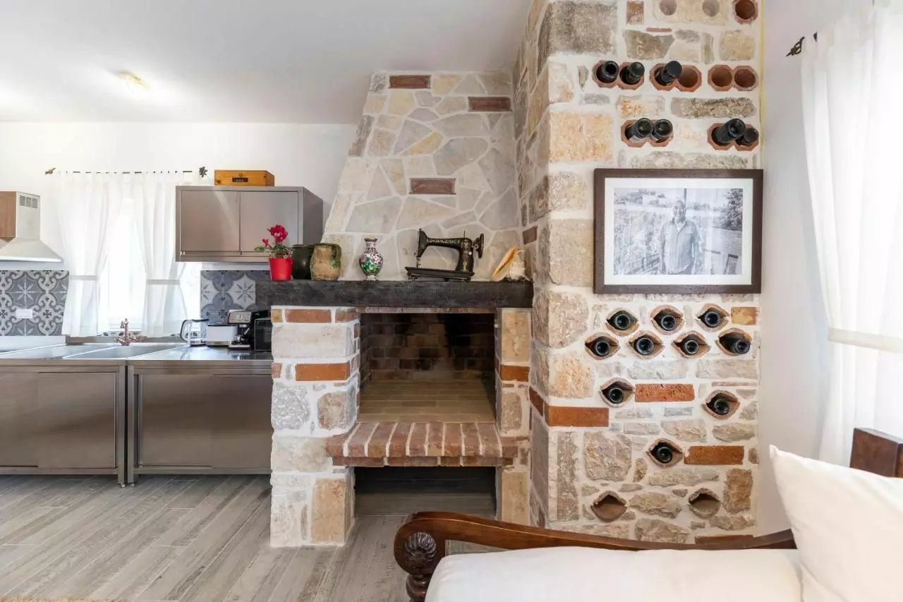 5-bedroom Villa In Ždrelac, Croatia (300 M²)