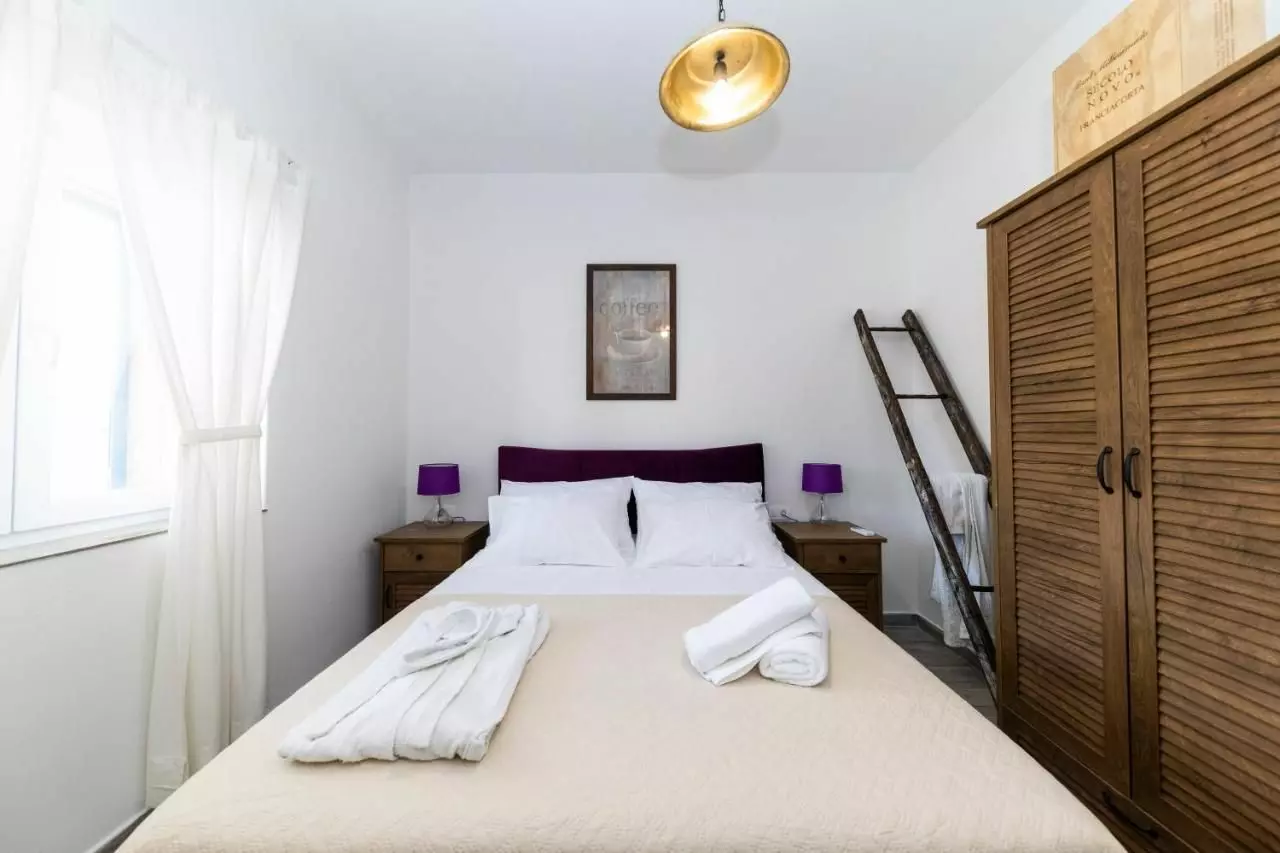 5-bedroom Villa In Ždrelac, Croatia (300 M²)