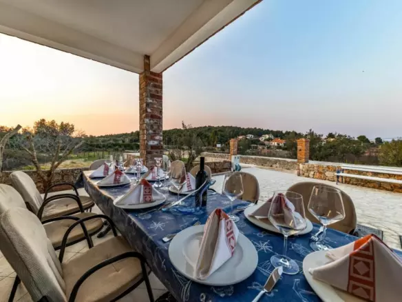 5-bedroom Villa In Ždrelac, Croatia (300 M²)