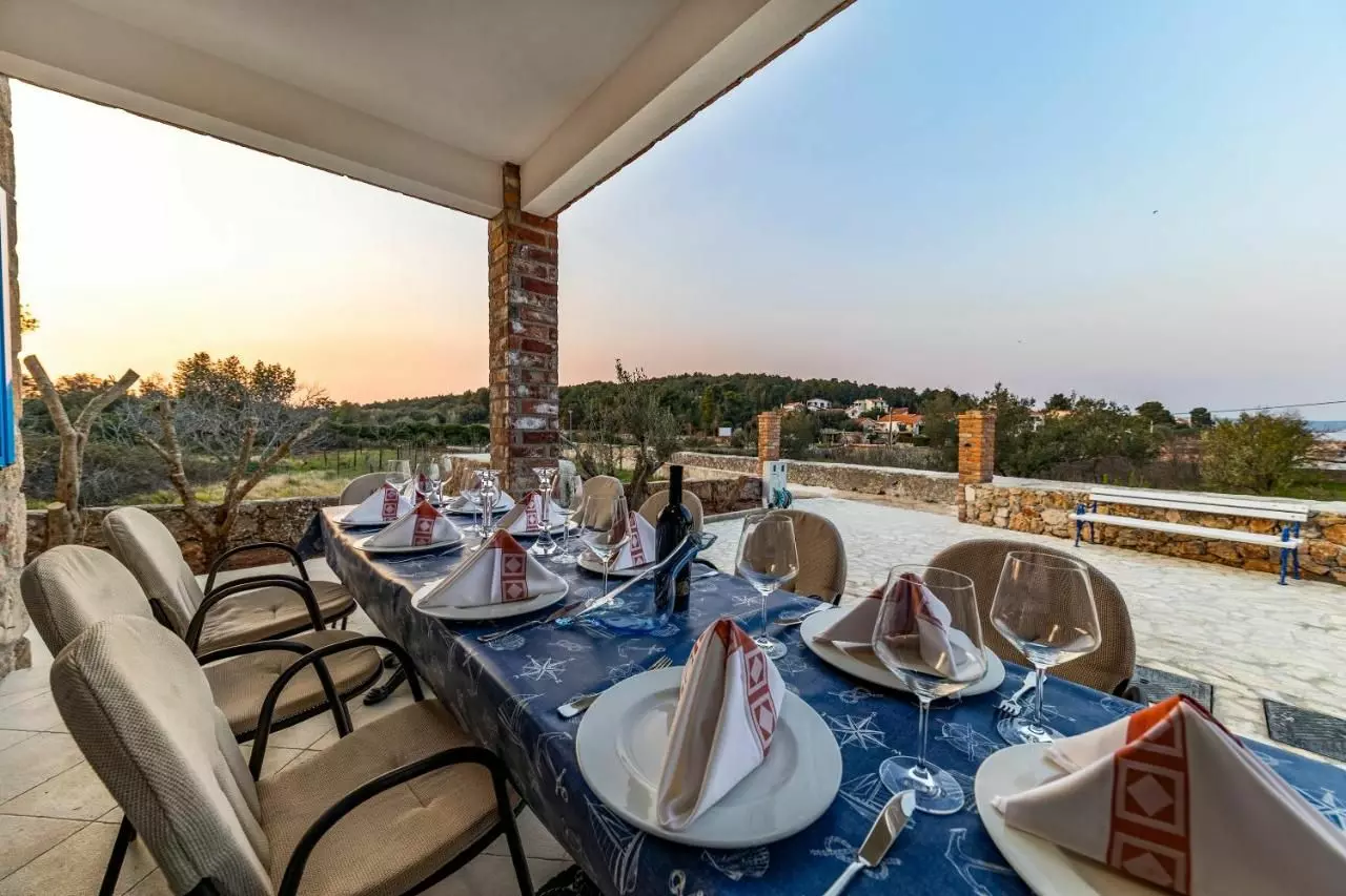 5-bedroom Villa In Ždrelac, Croatia (300 M²)