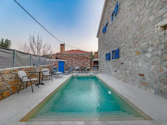 5-bedroom Villa In Ždrelac, Croatia (300 M²)