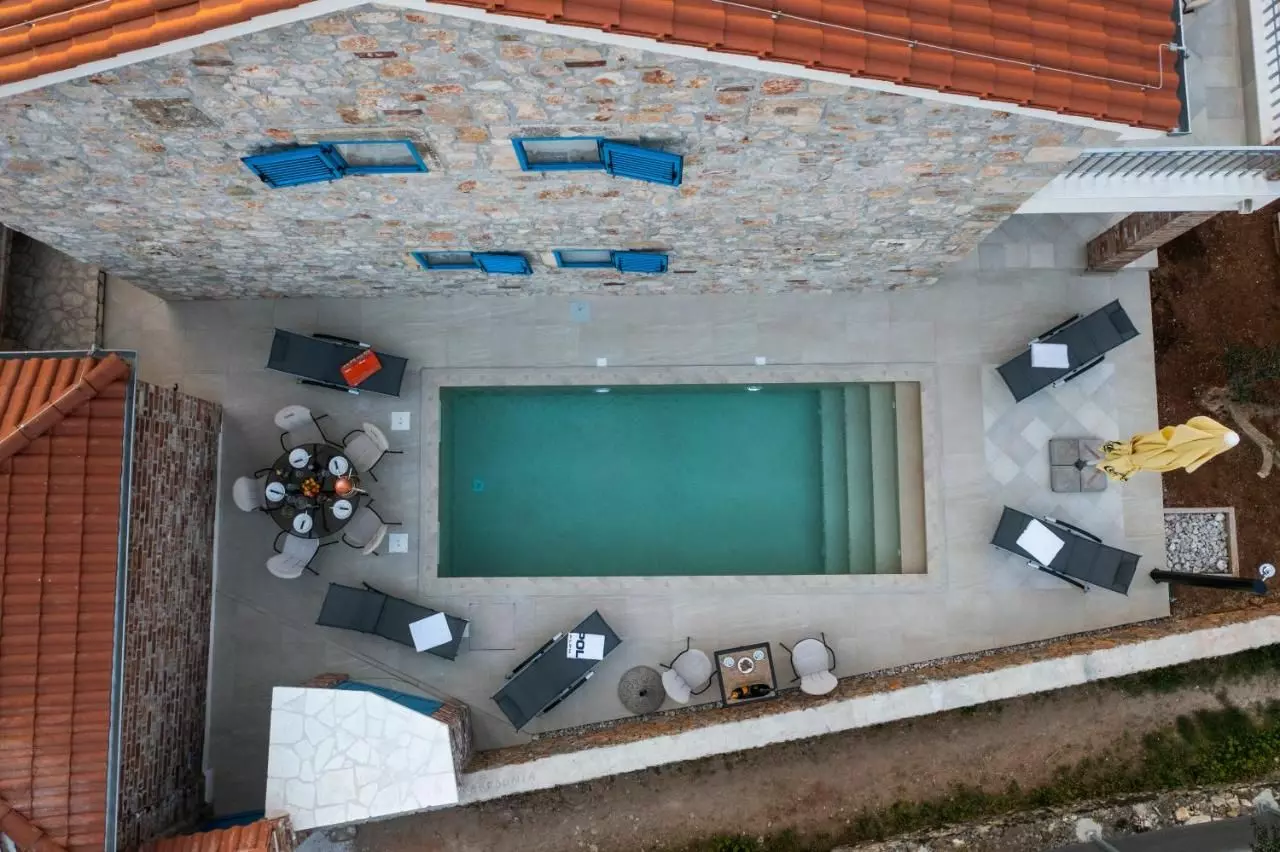 5-bedroom Villa In Ždrelac, Croatia (300 M²)