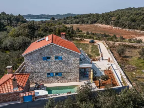 5-bedroom Villa In Ždrelac, Croatia (300 M²)