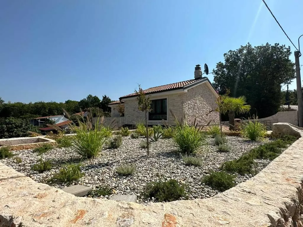3-bedroom Villa In Dobrinj, Croatia (197 M²)