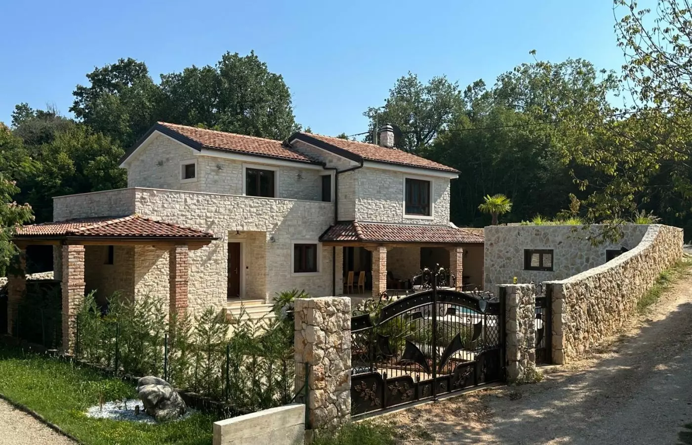 3-bedroom Villa In Dobrinj, Croatia (197 M²)