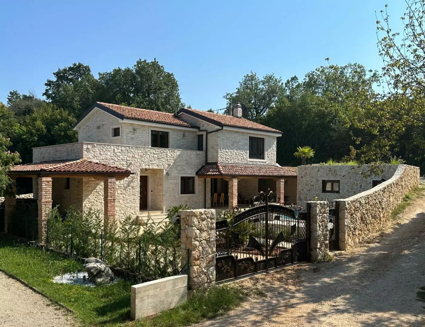 3-bedroom Villa In Dobrinj, Croatia (197 M²)