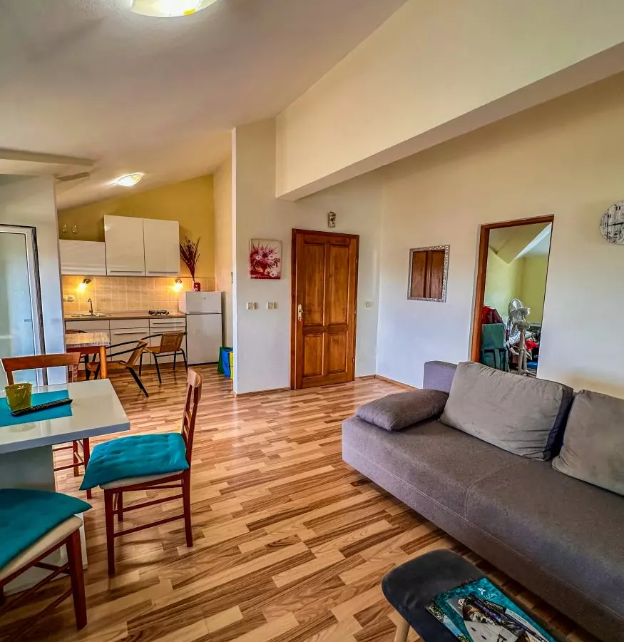 3-bedroom Apartment In Mali Lošinj, Croatia (61,44 M²)