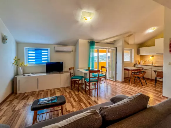3-bedroom Apartment In Mali Lošinj, Croatia (61,44 M²)