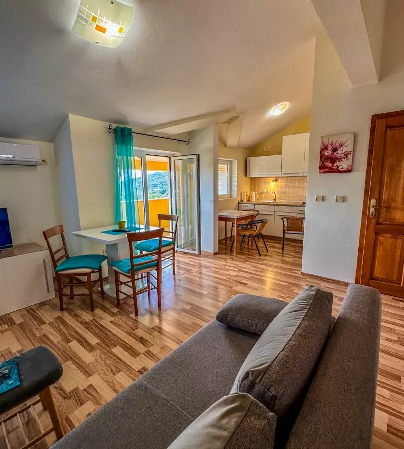 3-bedroom Apartment In Mali Lošinj, Croatia (61,44 M²)