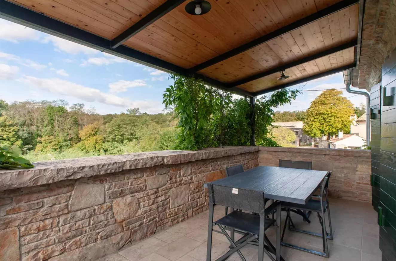 4-bedroom Villa In Žminj, Croatia (260 M²)