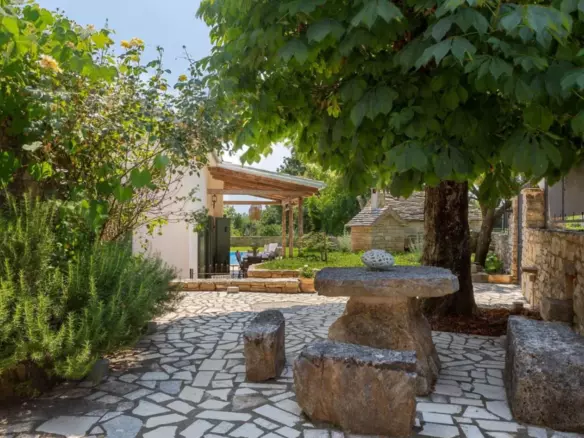 4-bedroom Villa In Žminj, Croatia (260 M²)