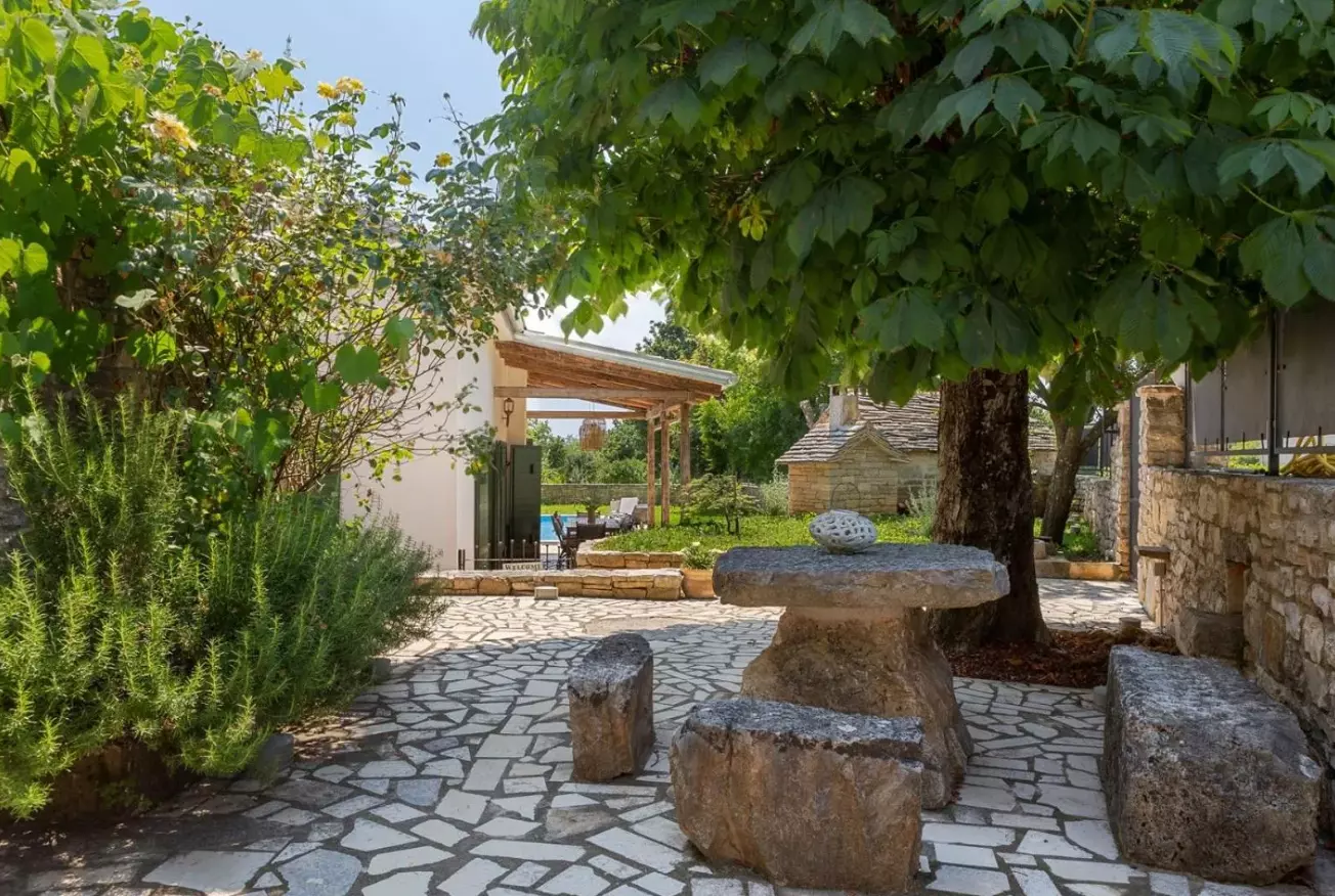 4-bedroom Villa In Žminj, Croatia (260 M²)