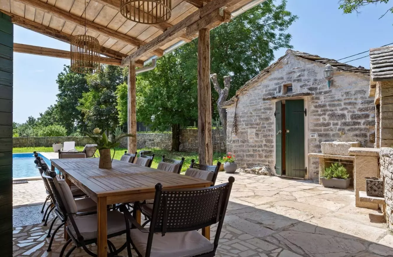 4-bedroom Villa In Žminj, Croatia (260 M²)