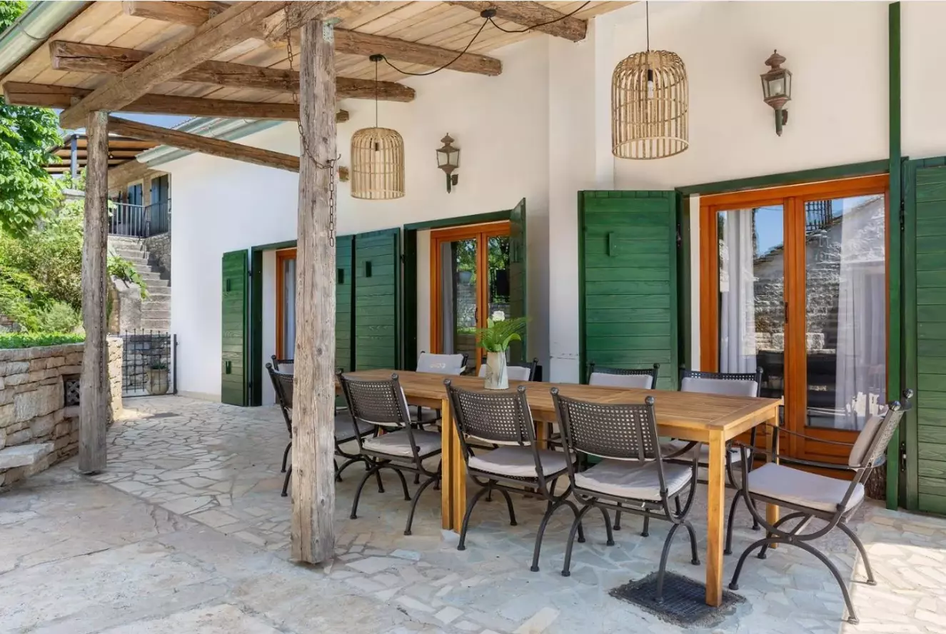 4-bedroom Villa In Žminj, Croatia (260 M²)