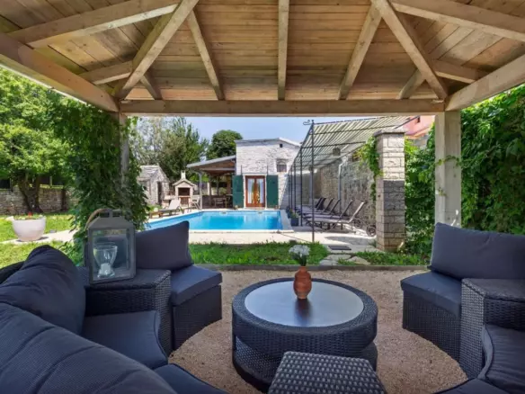 4-bedroom Villa In Žminj, Croatia (260 M²)