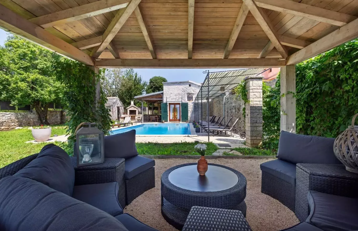 4-bedroom Villa In Žminj, Croatia (260 M²)