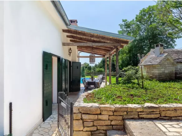 4-bedroom Villa In Žminj, Croatia (260 M²)