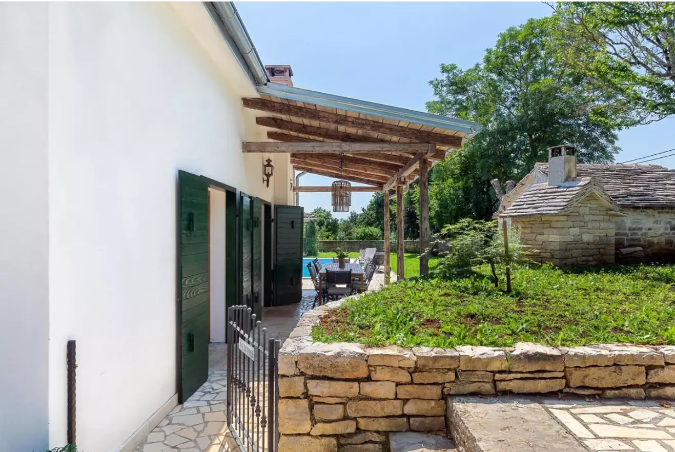 4-bedroom Villa In Žminj, Croatia (260 M²)