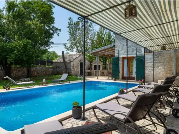 4-bedroom Villa In Žminj, Croatia (260 M²)