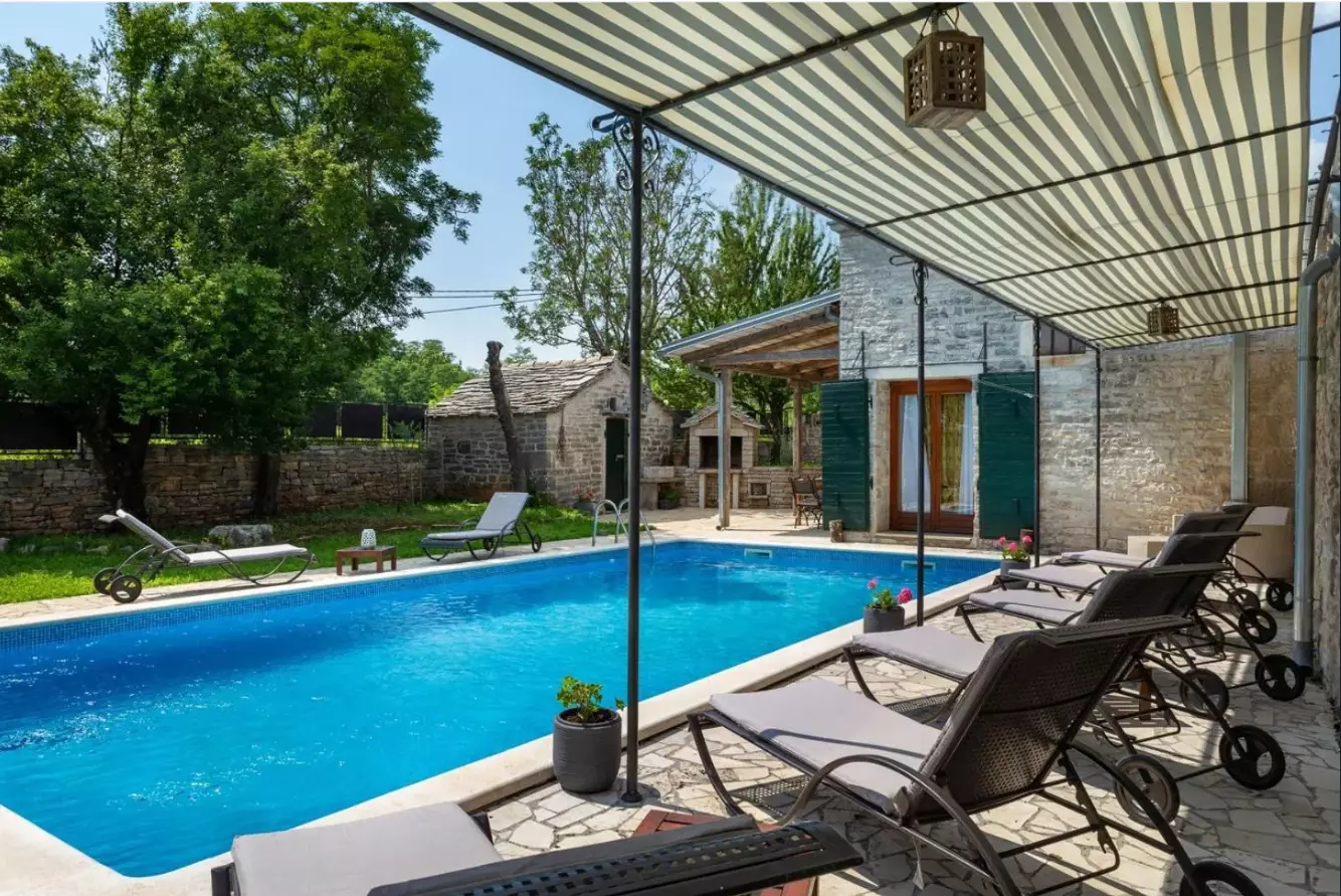 4-bedroom Villa In Žminj, Croatia (260 M²)