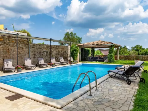 4-bedroom Villa In Žminj, Croatia (260 M²)