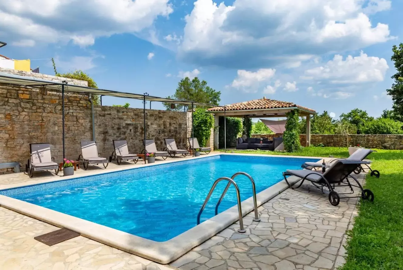 4-bedroom Villa In Žminj, Croatia (260 M²)
