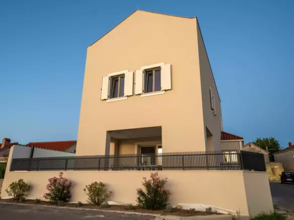 4-bedroom Villa In Nin, Croatia (167,4 M²)