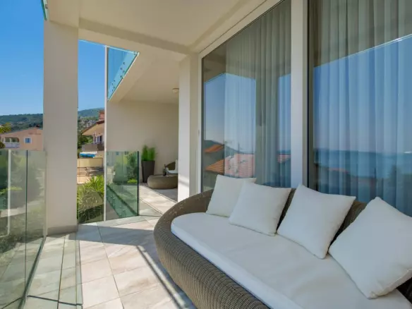 2-bedroom Apartment In Ičići, Croatia (92 M²)