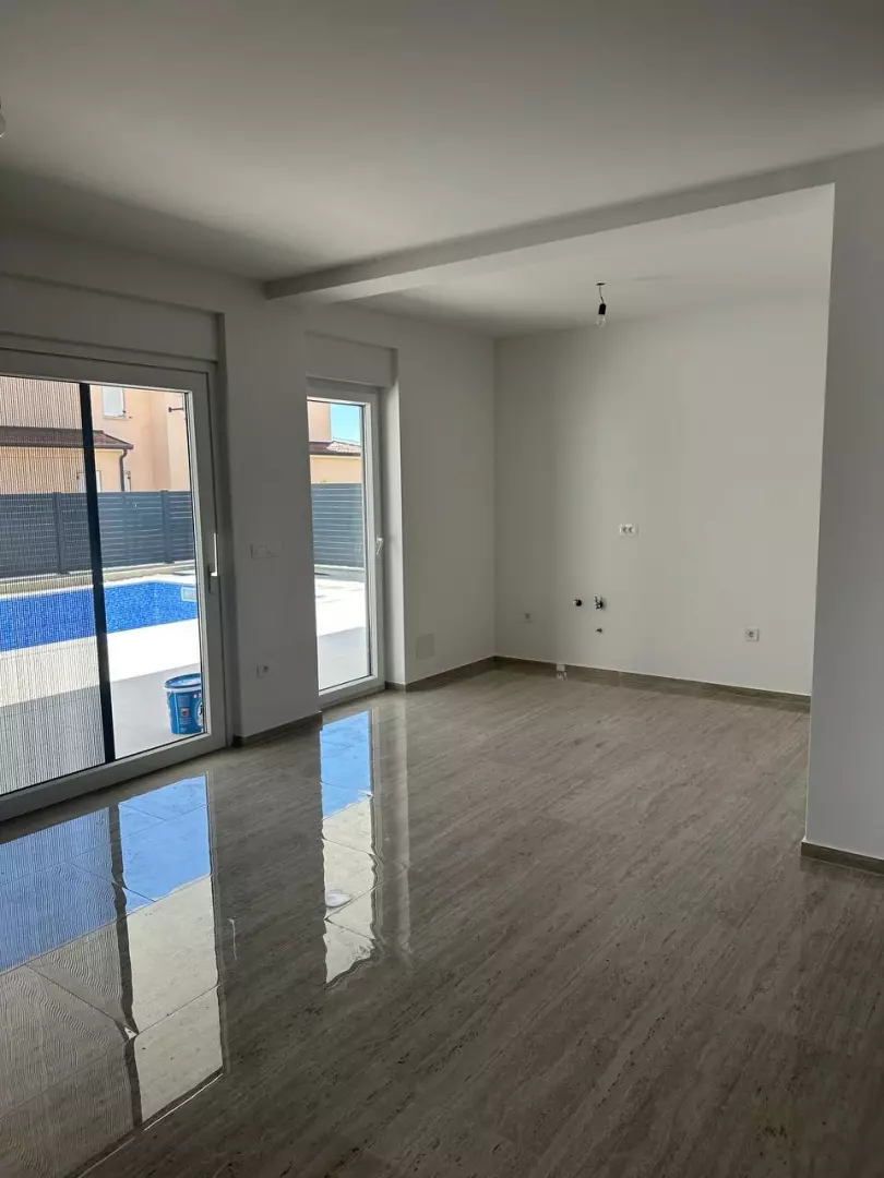 original_1753886469_photo_5787311450761578609_y-834f3c 3-bedroom Apartment In Novigrad, Croatia (123,63 M²)