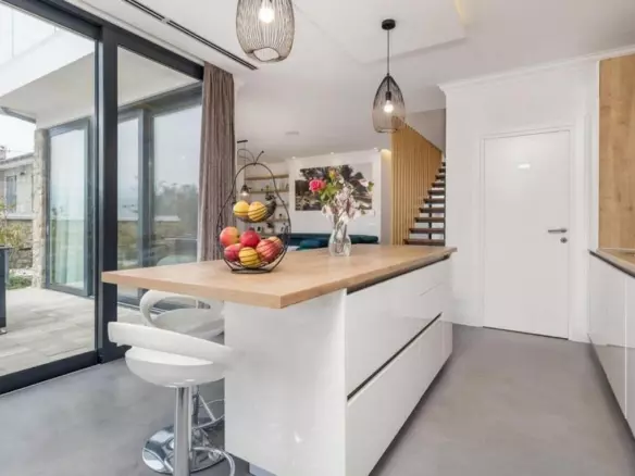 4-bedroom Villa In Lun, Croatia (240 M²)