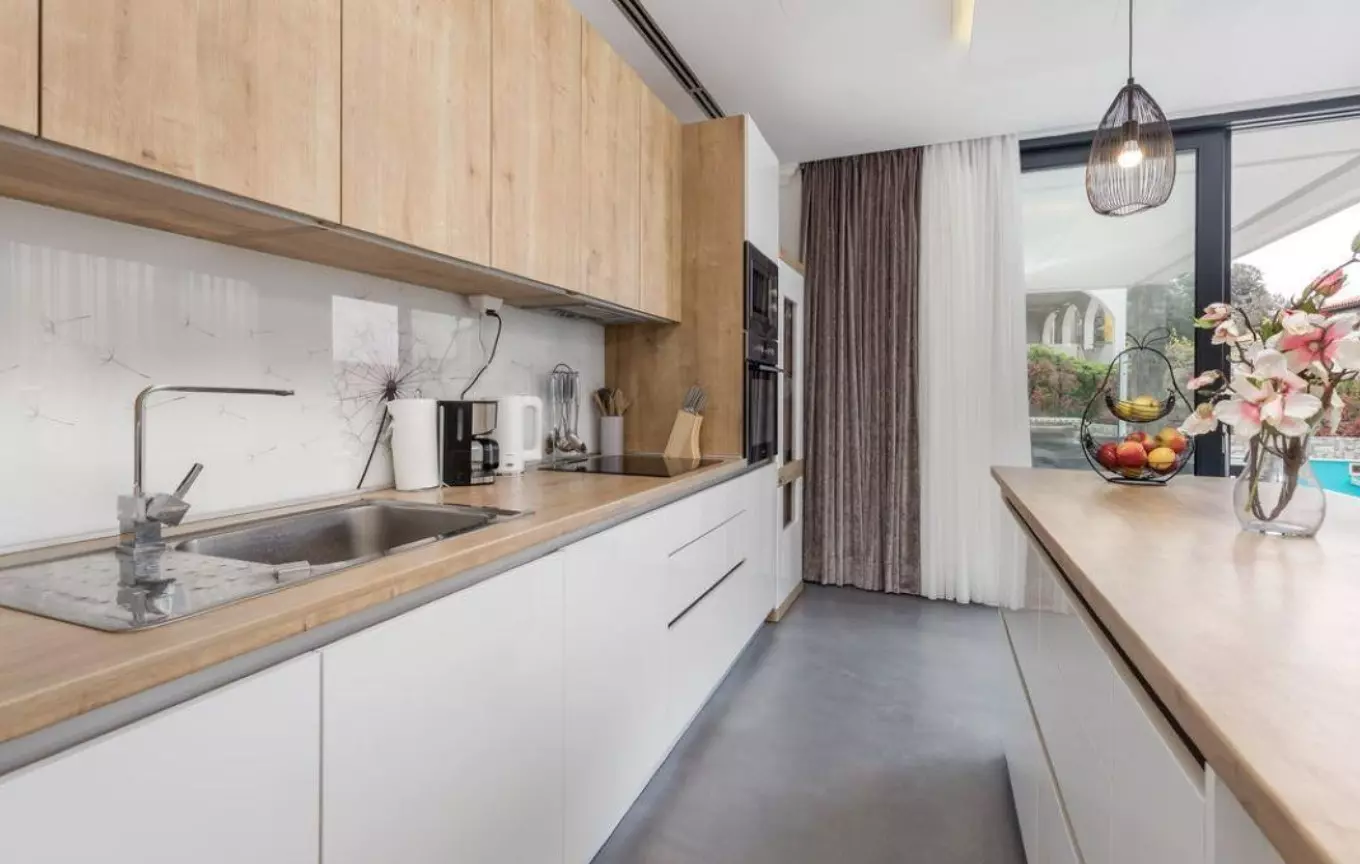 4-bedroom Villa In Lun, Croatia (240 M²)