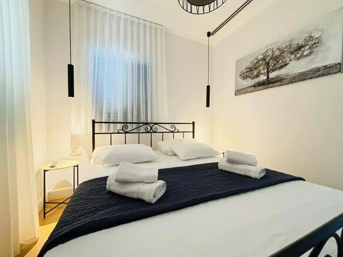4-bedroom Villa In Lun, Croatia (240 M²)