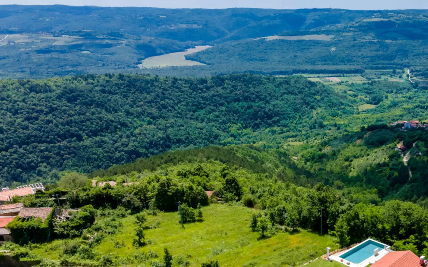 Land In Oprtalj, Croatia (3.042 M²)